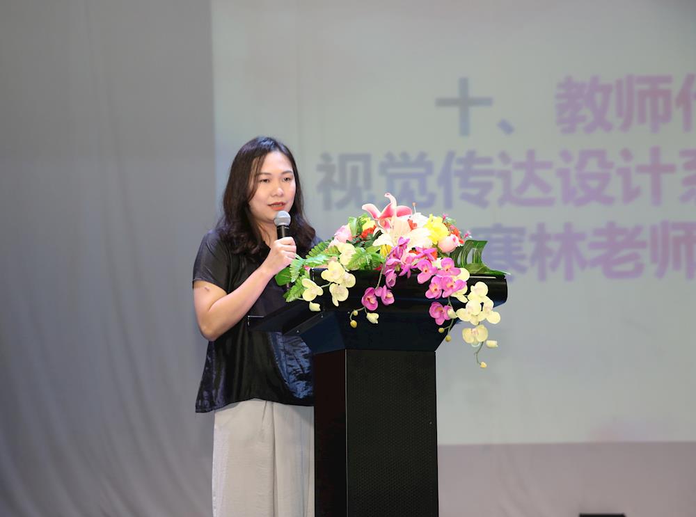 教师代表李寒林发言学生代表王钰雯发言诗朗诵《青春》男女生四重唱